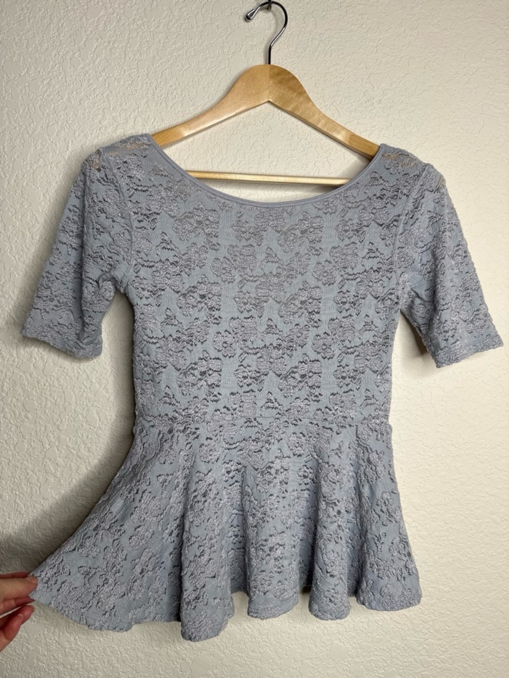 Free People Grey Lace Peplum Top Scoop Neck Size Small Romantic Feminine Boho